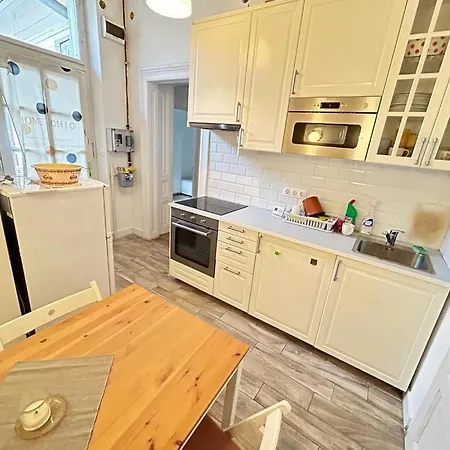 Harmony Tribe Apartment *