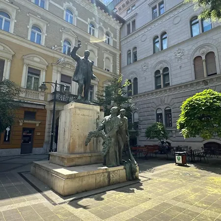Harmony Tribe * Budapest